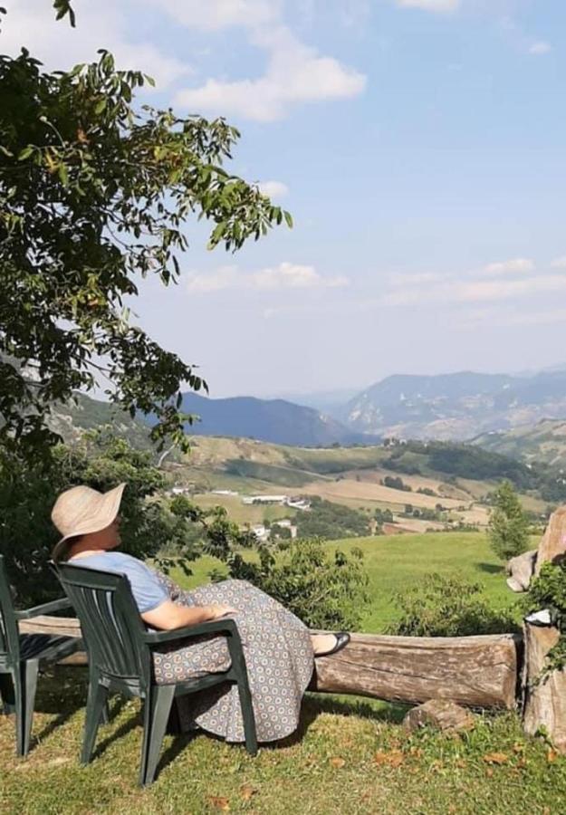 הוילה Castel dʼAiano La Piana Dei Castagni מראה חיצוני תמונה