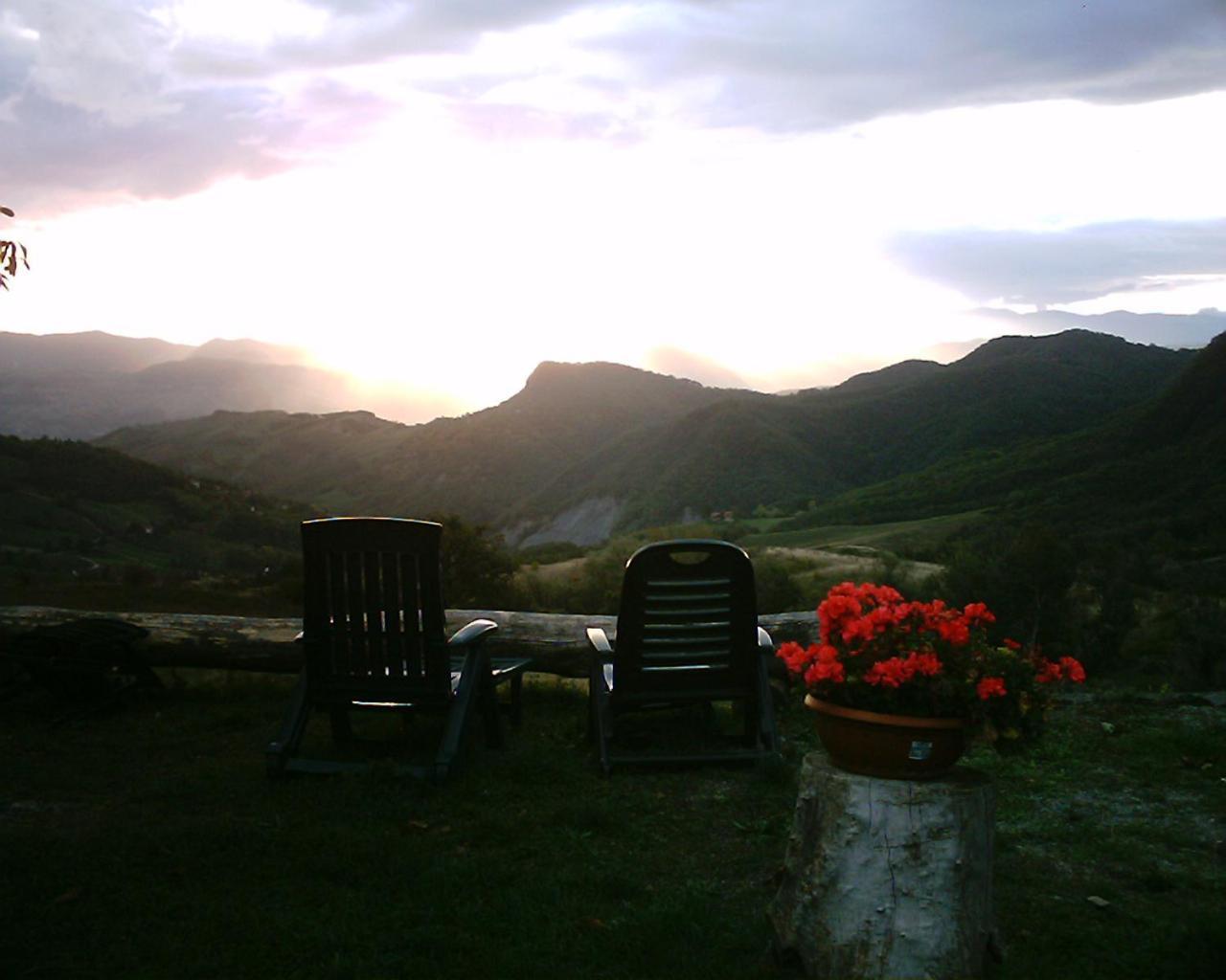 הוילה Castel dʼAiano La Piana Dei Castagni מראה חיצוני תמונה