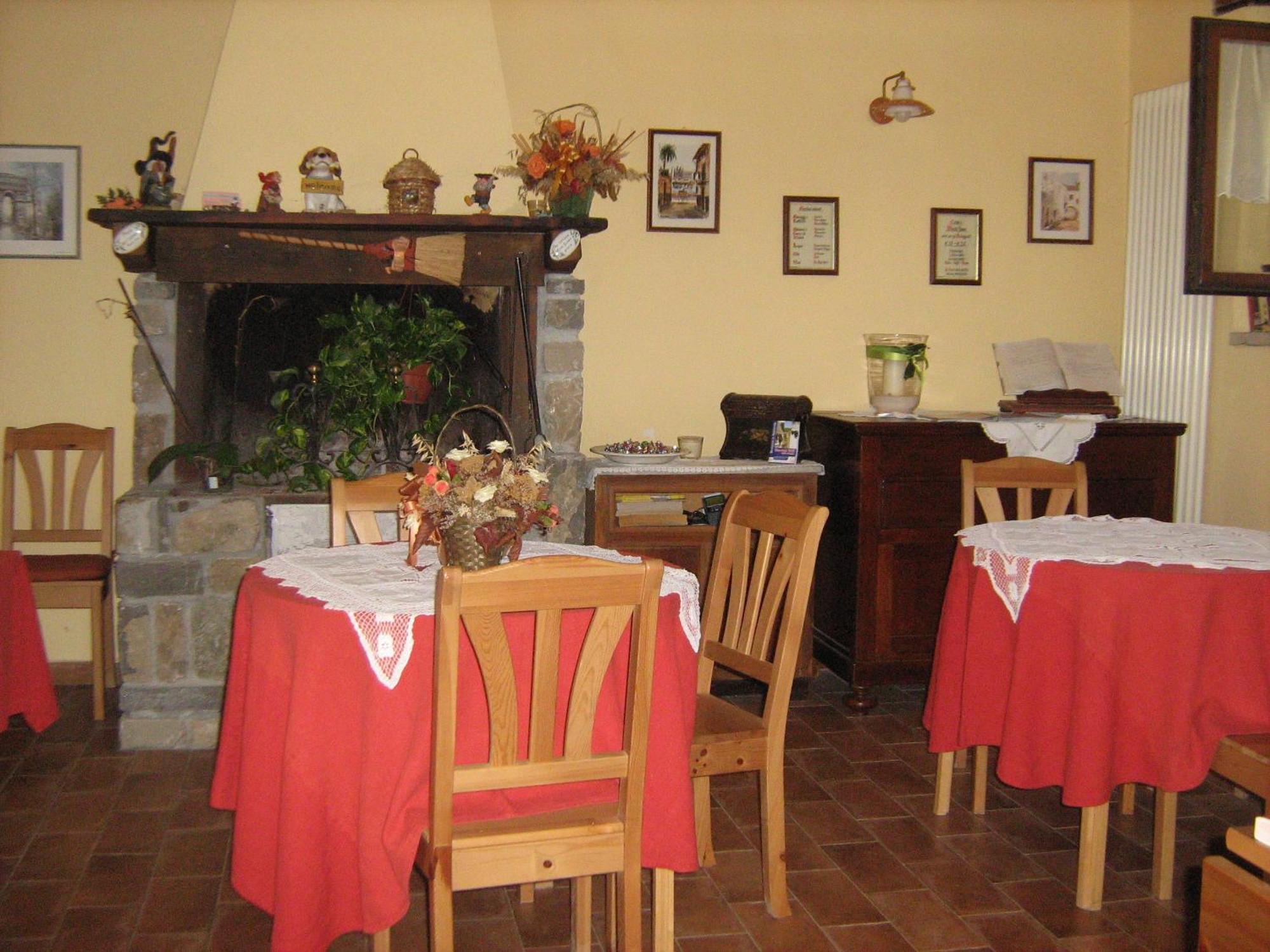 הוילה Castel dʼAiano La Piana Dei Castagni מראה חיצוני תמונה